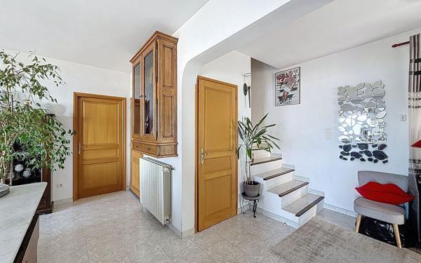 Maison à vendre    5 pièces • 179,61 m2 Calcatoggio