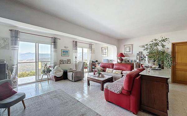 Maison à vendre    5 pièces • 179,61 m2 Calcatoggio