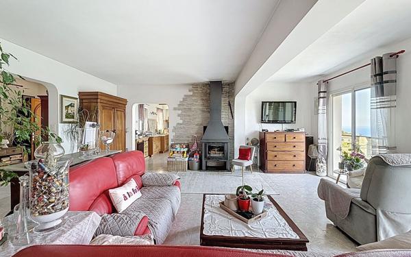 Maison à vendre    5 pièces • 179,61 m2 Calcatoggio