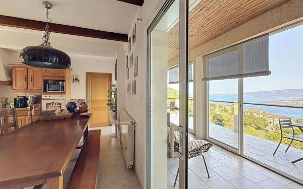 Maison à vendre    5 pièces • 179,61 m2 Calcatoggio