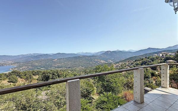 Maison à vendre    5 pièces • 179,61 m2 Calcatoggio