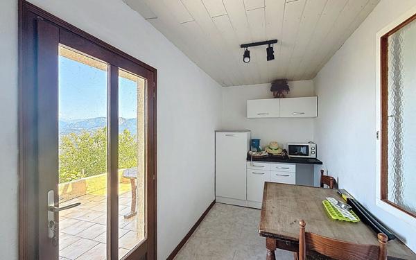 Maison à vendre    5 pièces • 179,61 m2 Calcatoggio