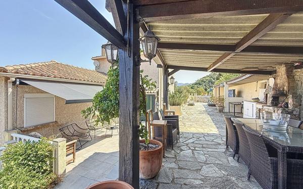 Maison à vendre    5 pièces • 179,61 m2 Calcatoggio