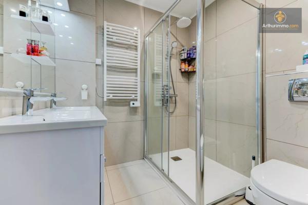 Vente                                                      Appartement
                        
                     3 pièces                      69 m2                     à Nice