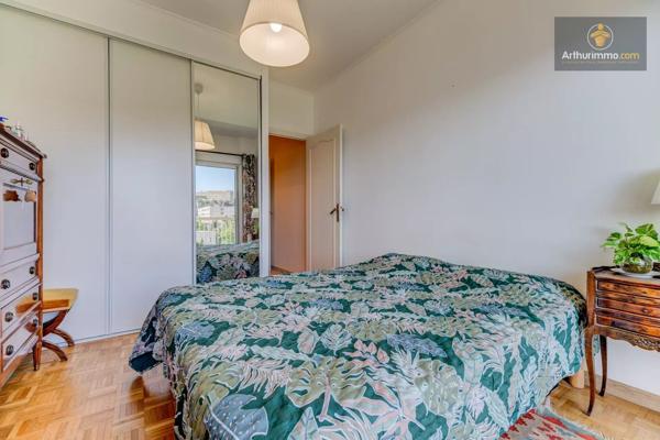 Vente                                                      Appartement
                        
                     3 pièces                      69 m2                     à Nice
