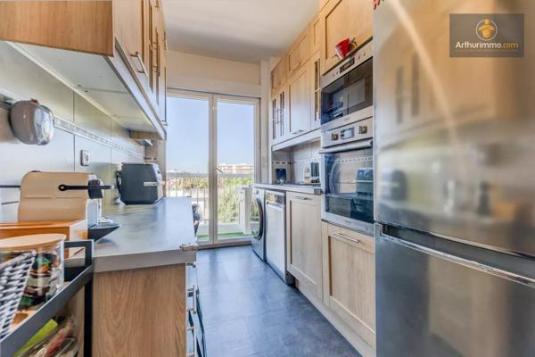 Vente                                                      Appartement
                        
                     3 pièces                      69 m2                     à Nice