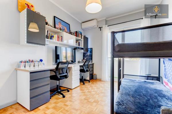 Vente                                                      Appartement
                        
                     3 pièces                      69 m2                     à Nice