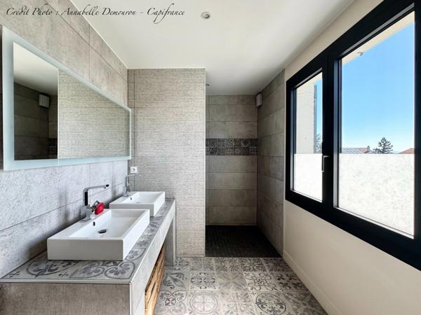 Maison à vendre 8 pièces SAINT BONNET PRES RIOM (63)