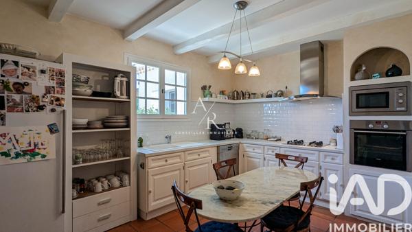 Maison à vendre 4 pièces 126 m² Arles
