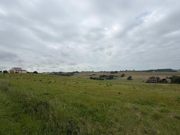 Terrain à bâtir de 1346 m2 avec vue dégagée sur la campagne