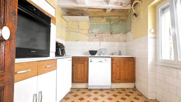 Maison de ville avec extérieur proche de toutes commodités