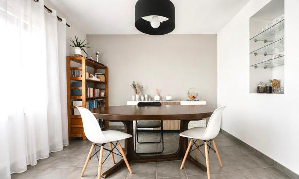 Maison de ville avec extérieur proche de toutes commodités