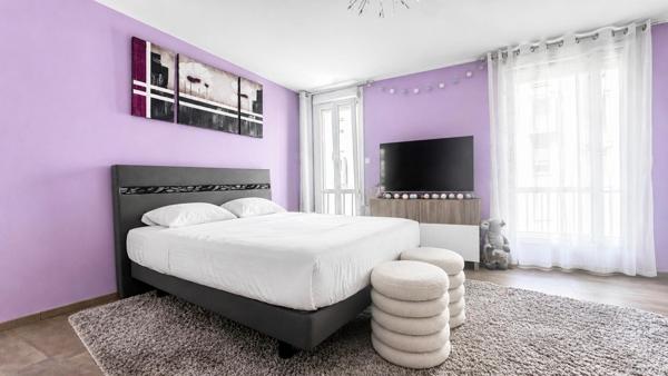 Maison de ville avec extérieur proche de toutes commodités