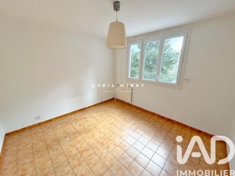 Location appartement 3 pièces 63 m² Toulon