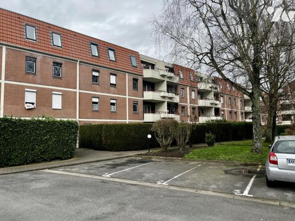 A vendre LILLE Canteleu, appartement de type III en rez-de-jardin, parking, cave.
