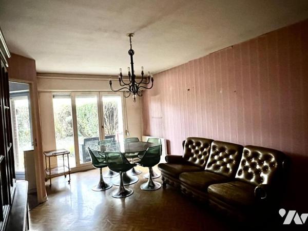 A vendre LILLE Canteleu, appartement de type III en rez-de-jardin, parking, cave.