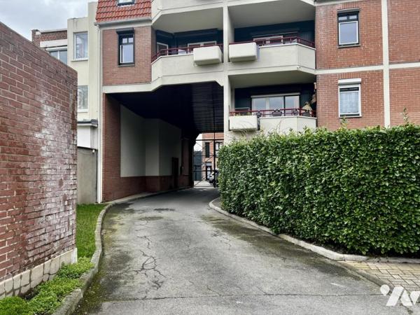 A vendre LILLE Canteleu, appartement de type III en rez-de-jardin, parking, cave.