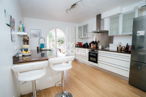 Grande VILLA de 160m2 avec Piscine - 500m du Lac