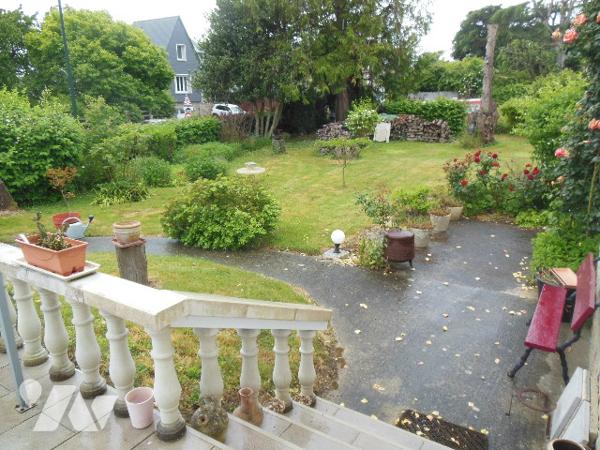 Un pavillon à usage d'habitation sur sous-sol total sis à BEAUSSAIS-SUR-MER