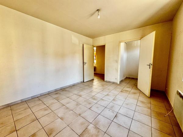 Centre L'Isle sur Tarn, maison typique de ville T3