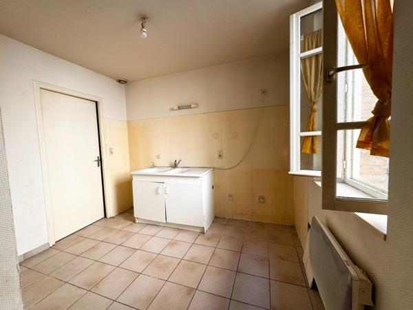 Centre L'Isle sur Tarn, maison typique de ville T3