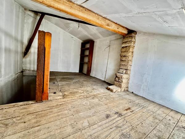 Centre L'Isle sur Tarn, maison typique de ville T3