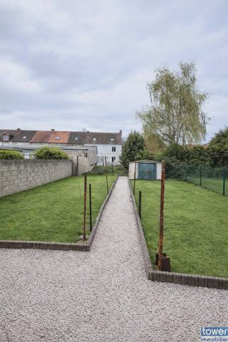 Maison
                                                                                                                                                                                                                                                                                                                        4 pièce(s)                                                                                                                                                                                                          2 chambre(s)                                                                                                                                                                                                          83  m²