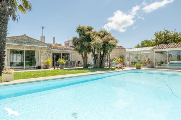 Maison à vendre |  Le Château-d'Oléron |  10 pièces | 306 m²