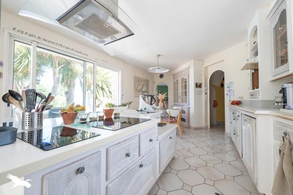 Maison à vendre |  Le Château-d'Oléron |  10 pièces | 306 m²