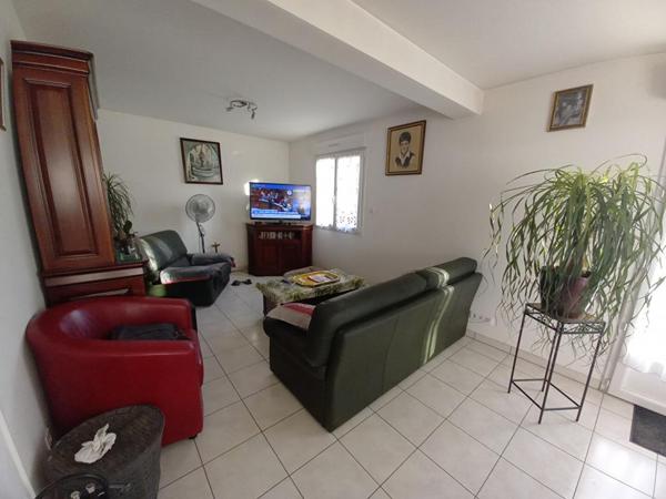 Maison 5 pièces de 109 m2 à Menoux à 160 000 Euros