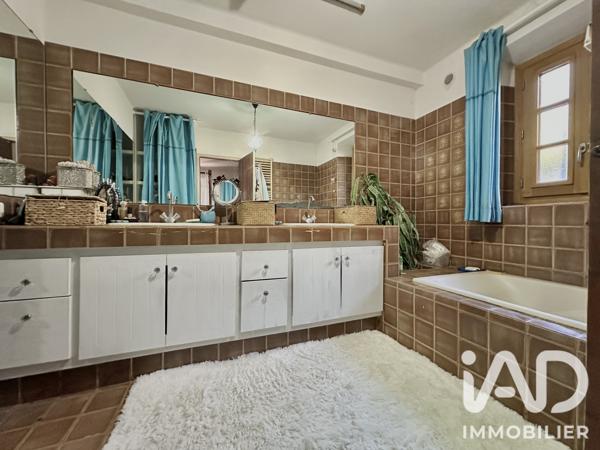 Maison à vendre 6 pièces 230 m² Saint-Cyr-sur-Mer