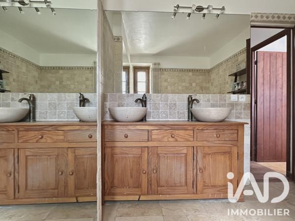 Maison à vendre 6 pièces 230 m² Saint-Cyr-sur-Mer