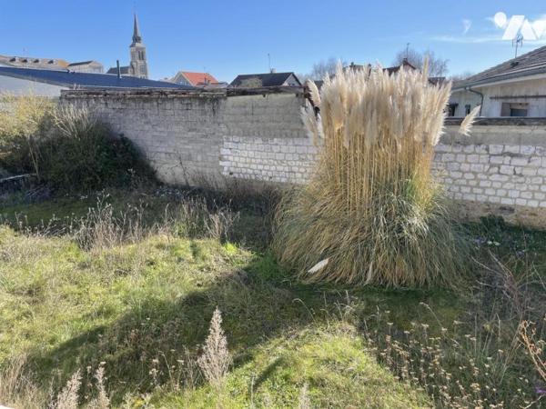 ST MEMMIE (51470) Maison d'environ 90m² sur sous-sol complet 