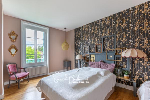 Maison 8 pièces - 320 m² Exclusivité efficity