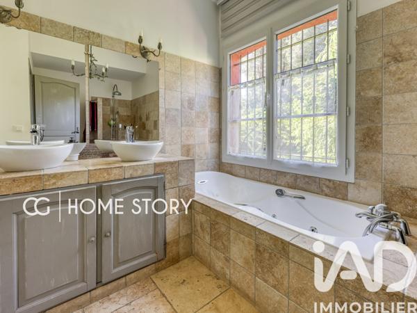 Maison à vendre 6 pièces 171,6 m² Le Beausset