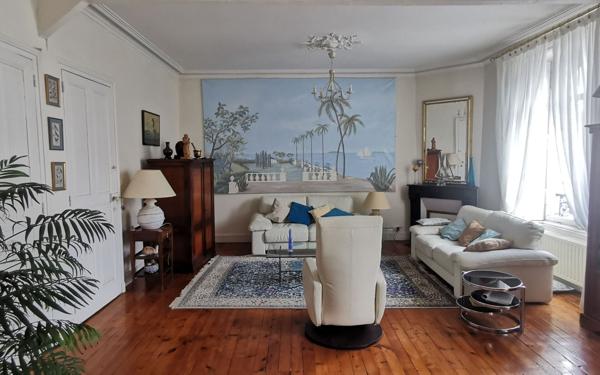 Appartement à vendre    7 pièces • 168,84 m2 Vannes