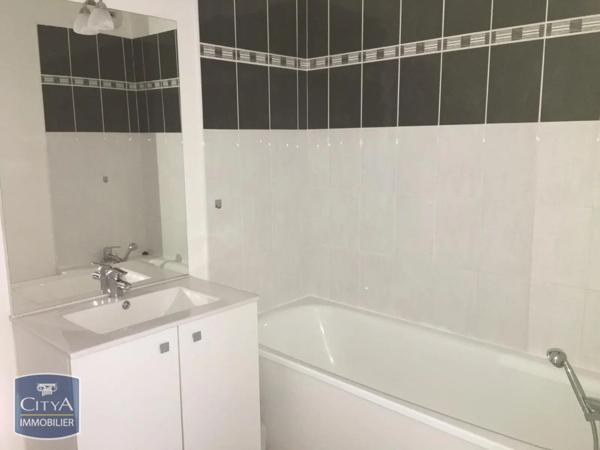 Appartement à louer 2 pièces 51.08m² Louvroil (59720)