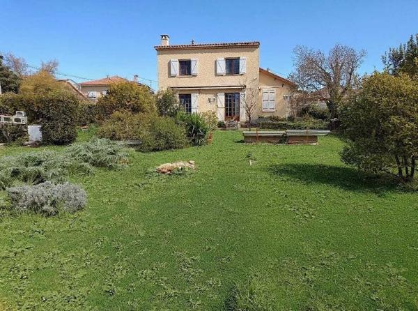 Maison avec grand jardin, parcelle détachable