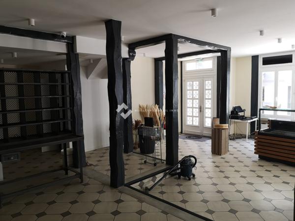 Local commercial à vendre, 251 m² - Crépy-en-Valois 60800