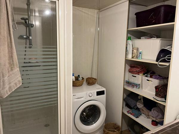 IMMEUBLE AVEC TROIS LOGEMENTS LOUES 190M2