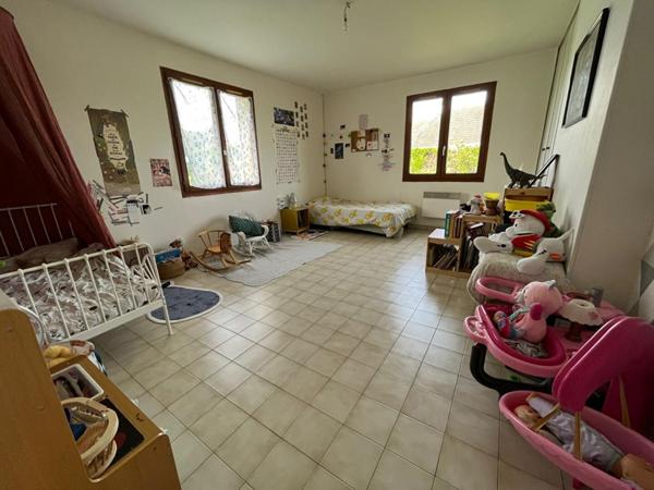 IMMEUBLE AVEC TROIS LOGEMENTS LOUES 190M2