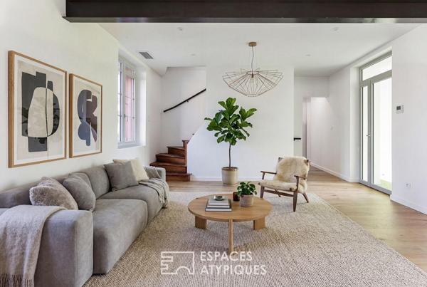 Maison contemporaine avec jardin et dépendances à Revel