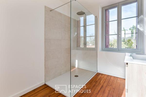 Maison contemporaine avec jardin et dépendances à Revel