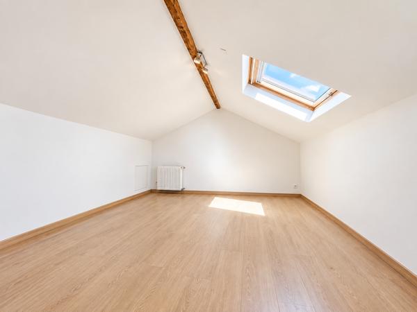 Maison
         9 pièces
        - 163 m² Bien prestige 650 000 € *