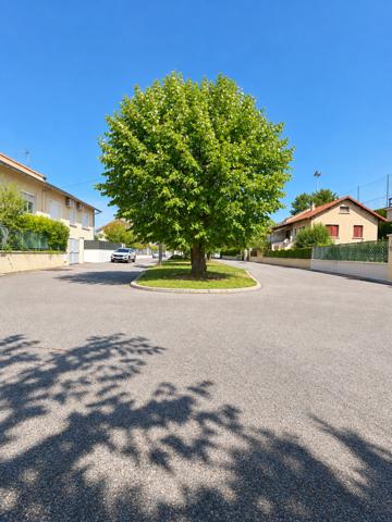 Maison
         9 pièces
        - 163 m² Bien prestige 650 000 € *