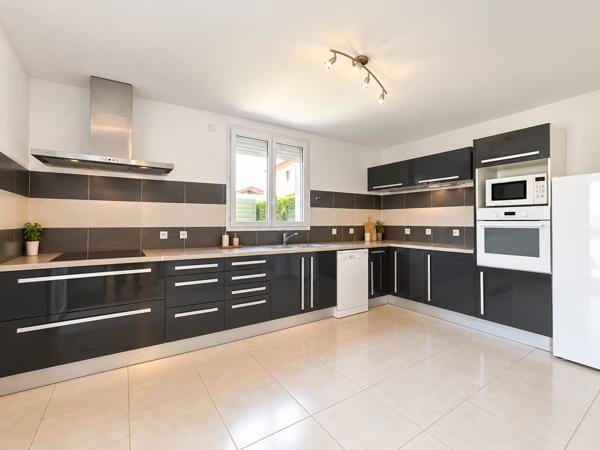 Maison
         9 pièces
        - 163 m² Bien prestige 650 000 € *