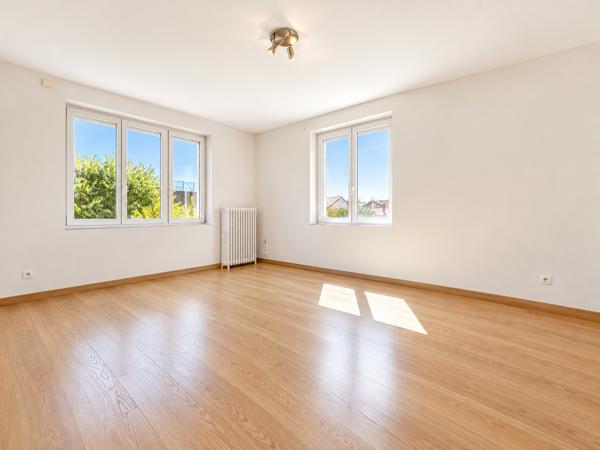 Maison
         9 pièces
        - 163 m² Bien prestige 650 000 € *