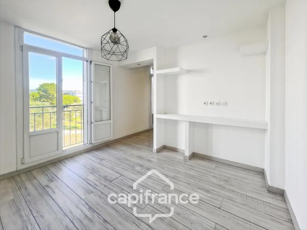 Appartement à vendre 4 pièces LA CIOTAT (13) - 74m2 terrasse vue mer - cave - au calme - à pieds centre ville.