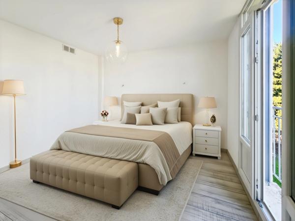 Appartement à vendre 4 pièces LA CIOTAT (13) - 74m2 terrasse vue mer - cave - au calme - à pieds centre ville.