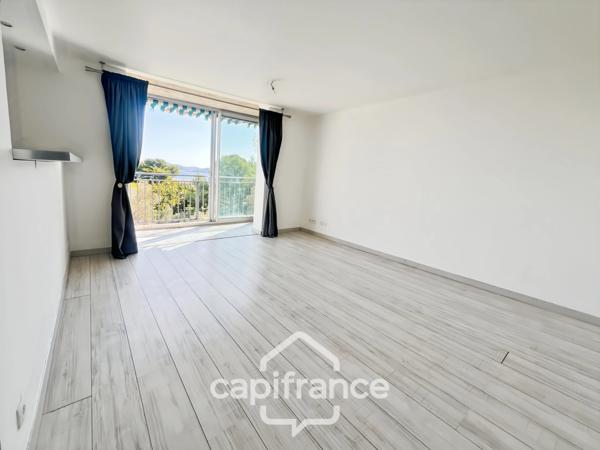 Appartement à vendre 4 pièces LA CIOTAT (13) - 74m2 terrasse vue mer - cave - au calme - à pieds centre ville.